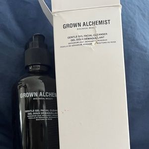 NIB Gentle Gel Facial Cleanser (200mL)  Geranium Leaf, Bergamot, Rose-Bud